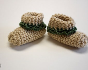 Tan and Green Baby Shoes, Baby Sock, Baby Booties, Great Stocking Stuffers for Baby's First Christmas, Baby Shower Gift Ideas, Crochet