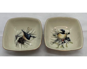 Juego de 2 cuencos cuadrados Lenox Winter Greetings de porcelana con borde dorado y diseño de pájaros. Aptos para lavavajillas.