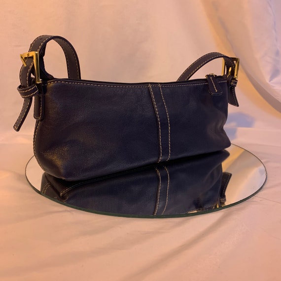 Contrast stitch baguette bag - image 4