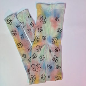 Hand-Drawn Daisy Tights: Rainbow Floral, Size-Inclusive