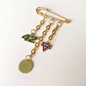 Mixed charm & chain safety pin