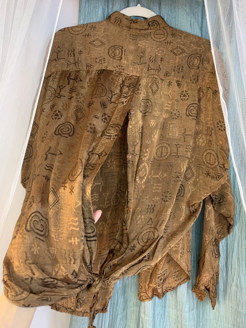 80\u2019s rayon jacquard open back button down
