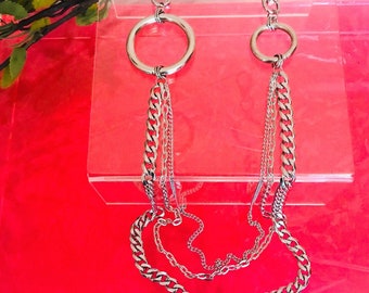 Mixed scale O-ring triple clip chain