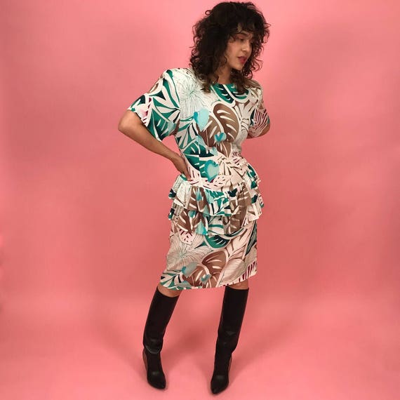 Tropical ruffle yoke dress M