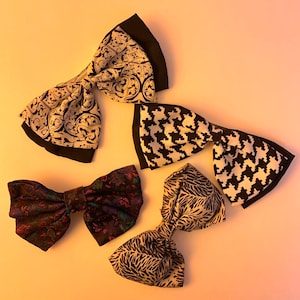 Vintage printed bow barrette
