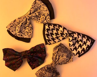 Vintage printed bow barrette