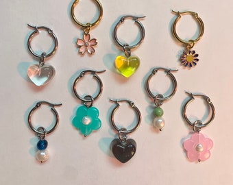 Mismatched charm earrings, mix & match charm earrings, daisy charm, teddy bear charm, heart charm, freshwater pearl earring