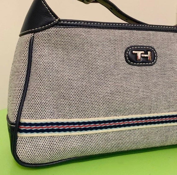 90's Tommy Hilfiger sporty bag - image 2