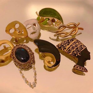 Assorted 80&#39;s pin brooches