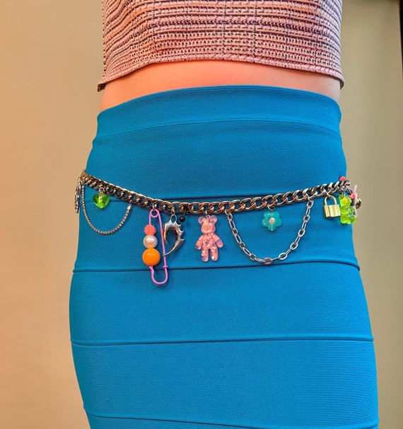 Daisy Barbell Teddy Bear Charm Belt - Etsy display picture 1