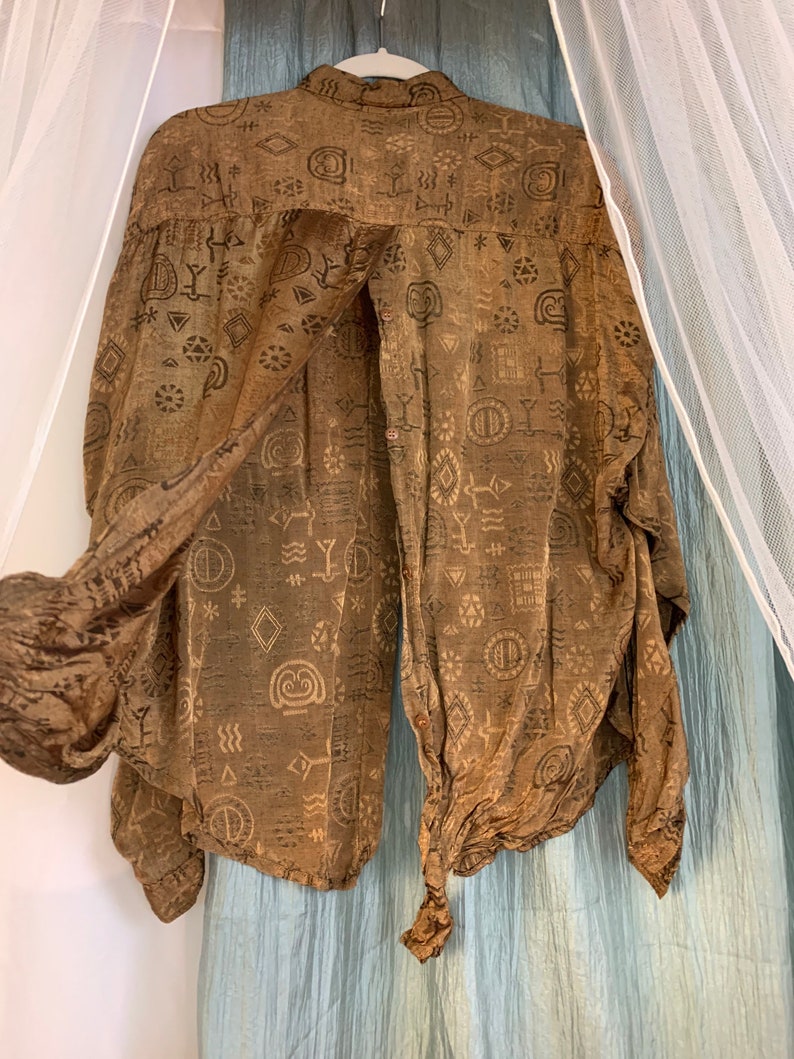 80\u2019s rayon jacquard open back button down