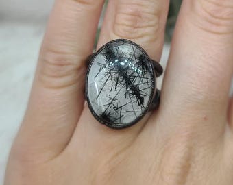 Anillo de cobre electroformado con cuarzo turmalinado talla 5