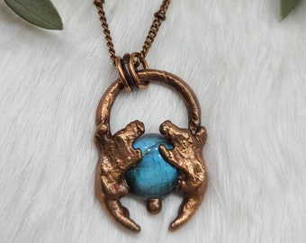 Colgante de mandíbula de labradorita azul