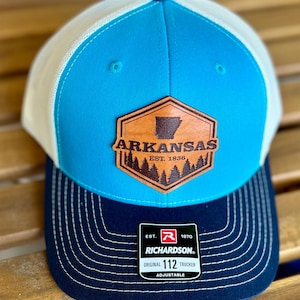Men&#39;s Arkansas Trucker Hat with Leather Patch, Richardson 112 Hat, Custom Hats for Men, Laser Engraved Hat Patch, Arkansas State Landscape