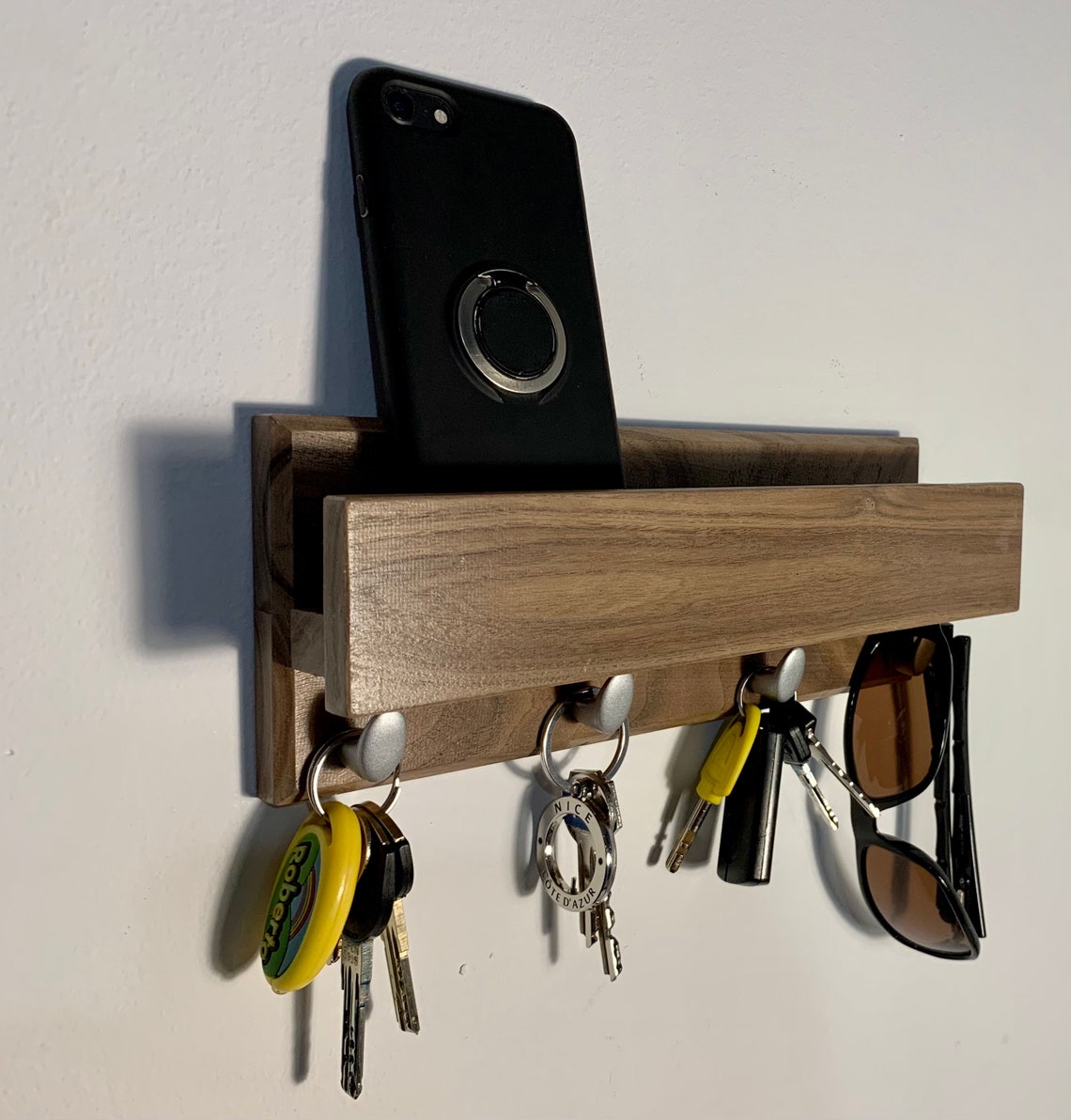 Key Holder Wall Mount key and cellular organizer Etsy