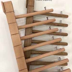 Suporte para bolsas femininas de parede de madeira – Organizador com design italiano que economiza espaço, comporta 10 bolsas – Perfeito para armários e portas de armários