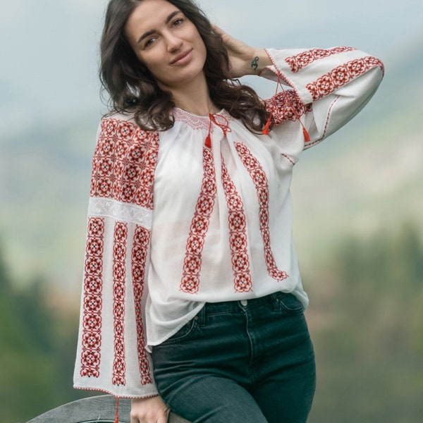 L size manually embroidered Romanian traditional blouse tunic vintage  ie romaneasca Rumänische Folklore Bluse Blusen Roumaine boho antique