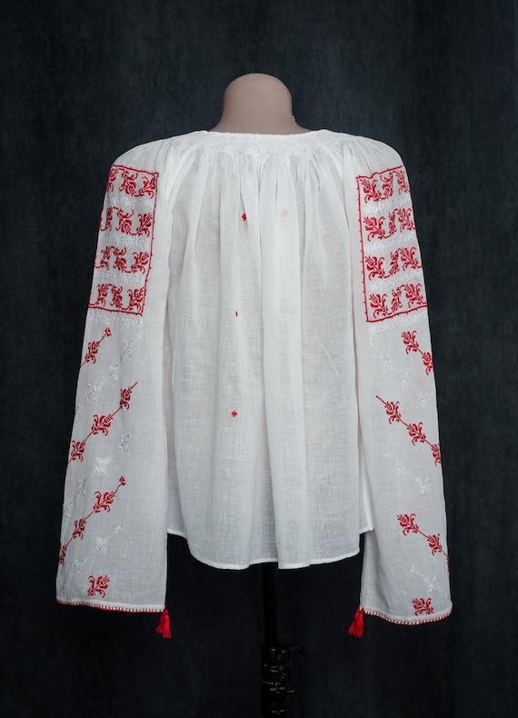 L Size Vintage & NEVER WORN Handmade Embroidery Romanian