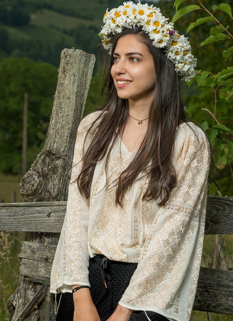 Stunning Handmade Romanian Blouse size L manually embroidered great piece of art ie romaneasca Rum\u00e4nische Bluse Hungarian blouses bohemian