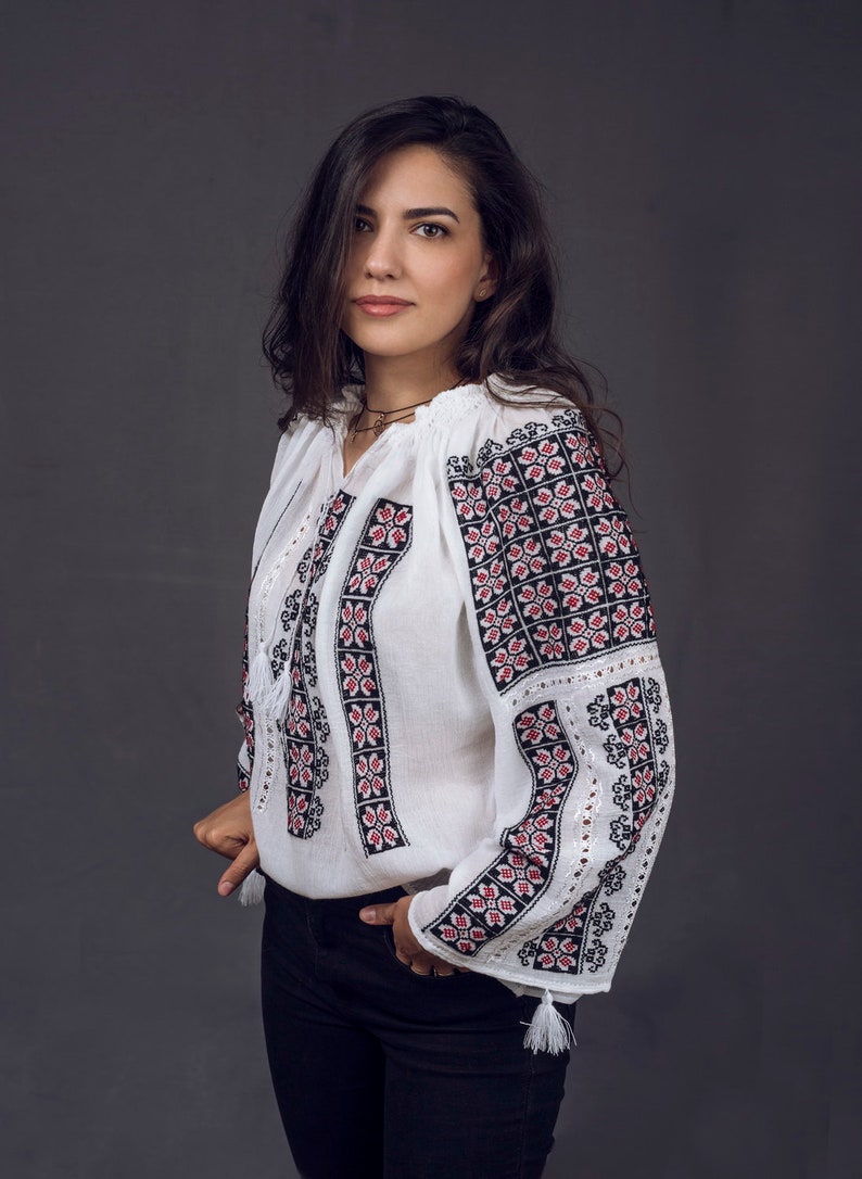 S/M Romanian Embroidery Blouse Peasant Top Folk Costume - Etsy