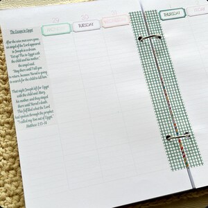 Monat/Woche auf 2 Pg Einlage: Unterer grauer Seitenstreifen (Digitaler Download)