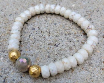 Stretch bracelet/white turquoise bracelet/gold bracelet/arm candy/stack bracelet/bracelet for women/boho bracelet/trending jewelry/bohochic