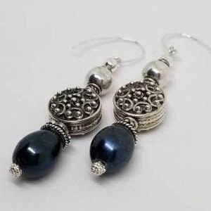 Fresh Water Pearl Earrings/dangle earrings/Bohemian jewelry/sterling Silver Earrings/ freshwater pearls/dangle earrings/pearl earrings