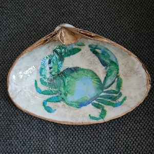 decoupage sea shell/decoupage shell dish/trinket dish/coastal decor/beach decor/shell dish/ring dish/jewelry dish/decoupage clam shell
