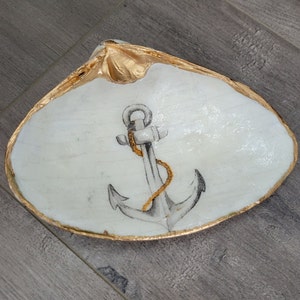 Decoupage sea shell/decoupage clam shell/decoupage trinket dish/jewelry dish/beach decor/coastal decor/trinket dish/anchor theme decor
