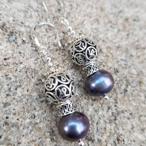 Freshwater pearl earrings/sterling silver earrings/pearl jewelry/dangle earrings/earrings/freshwater pearl jewelry/boho earrings/pearls