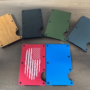 Billetera delgada grabada personalizada / Billetera grabada / Bandera estadounidense desgastada / Regalo para padrino / Cumpleaños / Personalizada / Billetera para tarjetas / Pared de metal