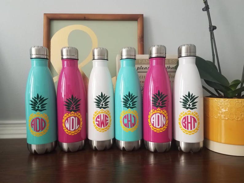 Personalized stainless steel water bottle. Monogram water bottle. Custom design bottle. Monogram gift. Bridal party gifts. 3+ Colors design
