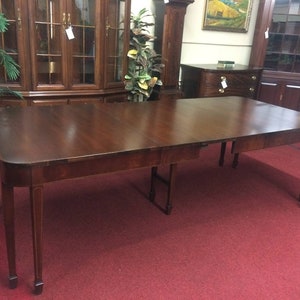 Vintage Mahogany Dining Table, Federal Style Dining Table, Formal Dining Room, Table with Three Leaves, Vintage Table