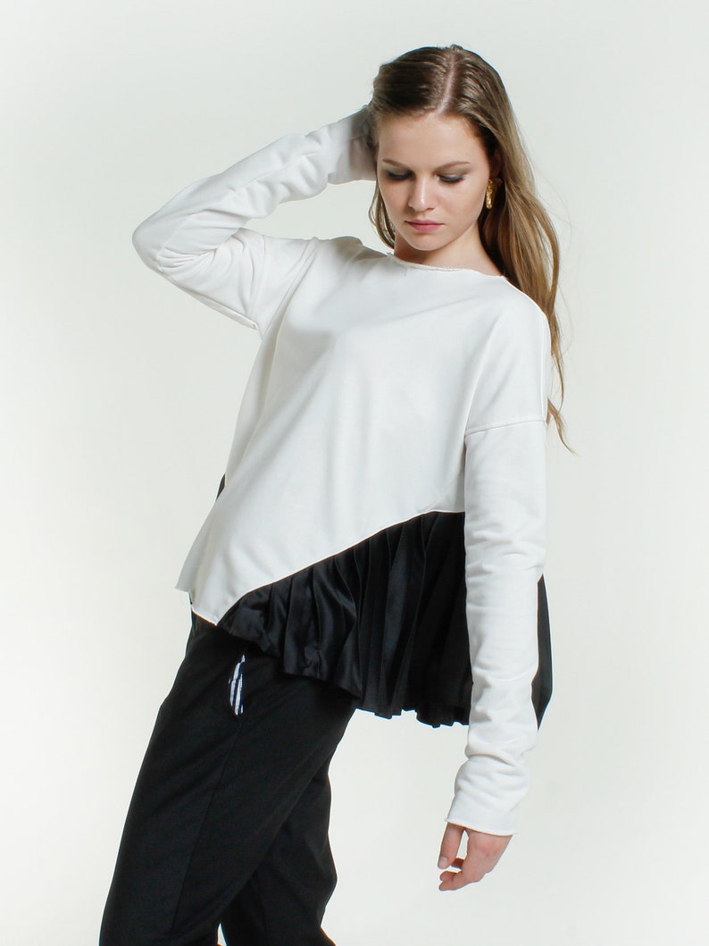 Extravagant Sweater with Plisse Oversized Black And White Sweater Elegant SweaterOversized Ruffle SweatshirtRuffle TopPlus Sizes