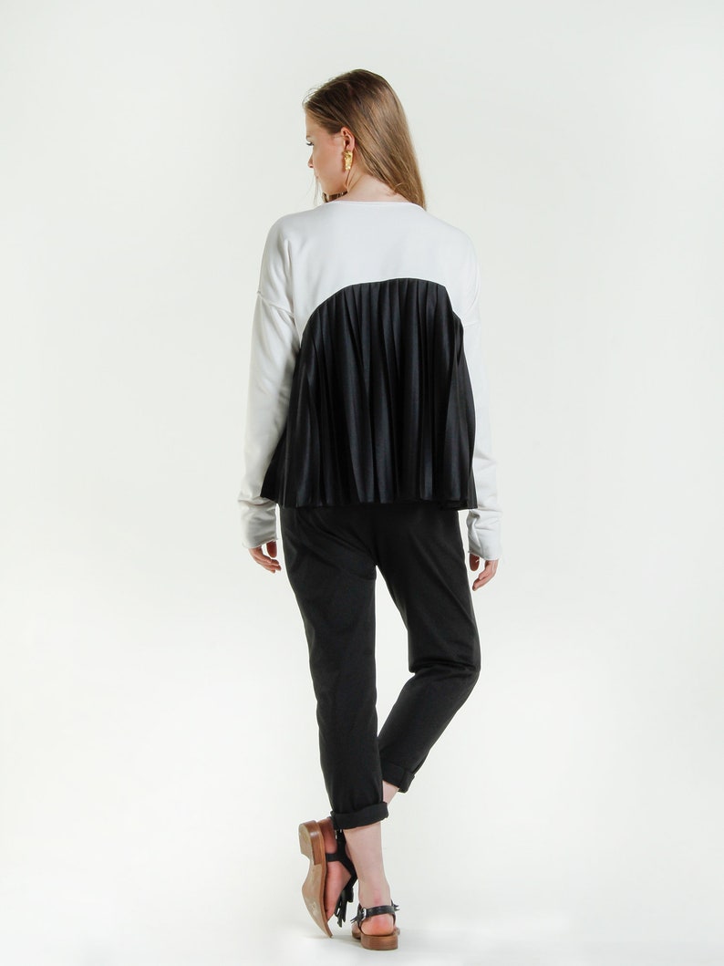 Extravagant Sweater with Plisse Oversized Black And White Sweater Elegant SweaterOversized Ruffle SweatshirtRuffle TopPlus Sizes