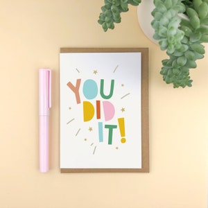 Vous l'avez fait ! Carte de félicitations A6 lumineuse et typographique. / chétif / amusant / réussite aux examens / gaz / un niveau / examen du permis de conduire / nouvel emploi / diplômé