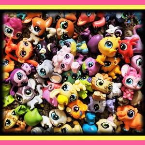 Littlest Pet Shop ~ 5 Pets ~ Original Mini 1"-1.5" Baby LPS Babies ~ Blind Grab Bag Lot w/ at least 1 Dog or Cat GREAT CONDITION + Gift Bag!