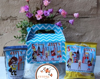 Personalized Super Girls birthday favor box with stickers -  Super Heros favor stickers - Super Hero Girls favor boxes.