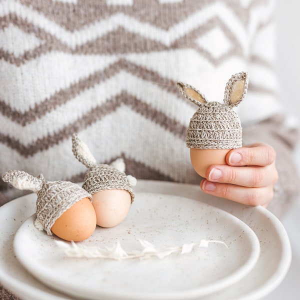 Chapeaux de lapins d'oeufs de Pâques. Décorations de table de petit-déjeuner en lin naturel. Lot de 3 à 5 chauffe-œufs. Décoration lumineuse scandinave naturelle printanière.