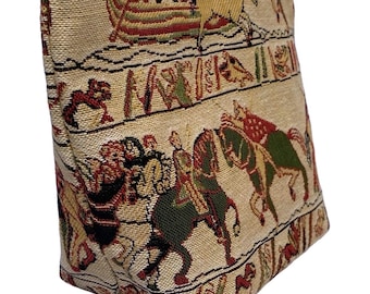 Bayeux Scene, Hand Finished BELGIAN TAPESTRY Tiffany Clutch Trousse Purse Pouch Toiletry Cosmetics Bag 23cm x 15cm x 8cm, lined, with zip