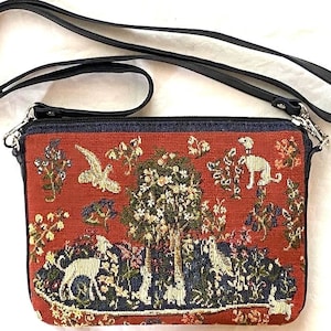 ベルギーのタペストリー 手仕上げ MILANI 動物と木 裏地付き クラッチ / イブニングバッグ 23 cm x 16 cm、取り外し可能なレザーショルダーストラップ