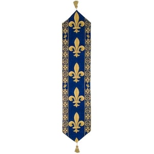 Caminho de mesa de tapeçaria de flor de lis totalmente forrado e acabado à mão com borlas, 9300/33 dourado sobre azul, 175 cm x 33 cm