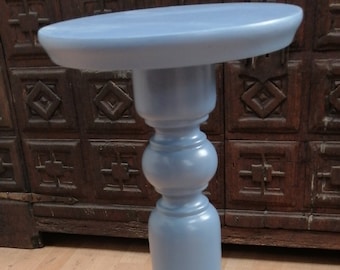 Beautiful 70s column, Stand, wooden vintage support for vases/plants, Decoration, art-deco style, turned, 60cm high, restored in blue - oil