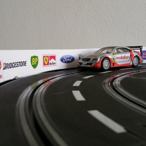 Slot cars decoration Protection Side barriers Guard Rails Band PVC (6cmx100cm) + Sponsored Stickers - Universal tracks Scalextric Carrera