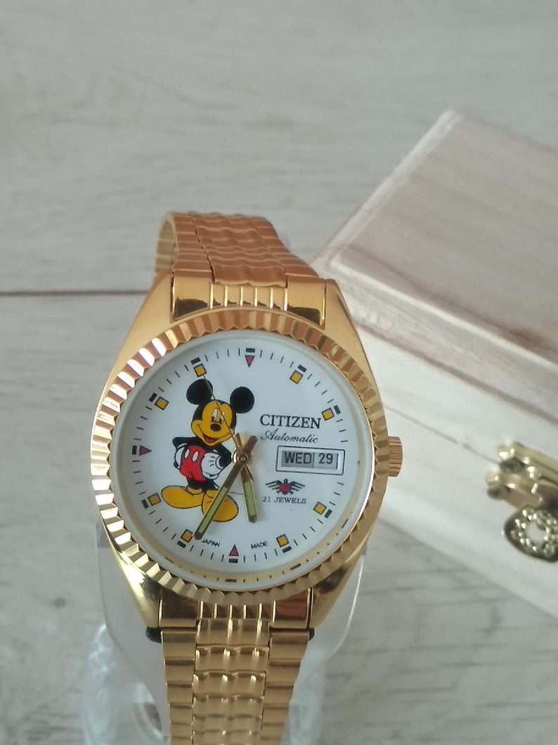citizen mickey aviator