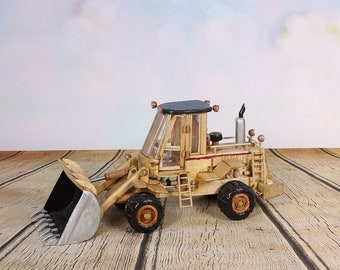 Brinquedo em miniatura de caminhão grande feito à mão em madeira vintage Caterpillar escala 1/12 muito raro dos anos 80 Peça única - Portugal