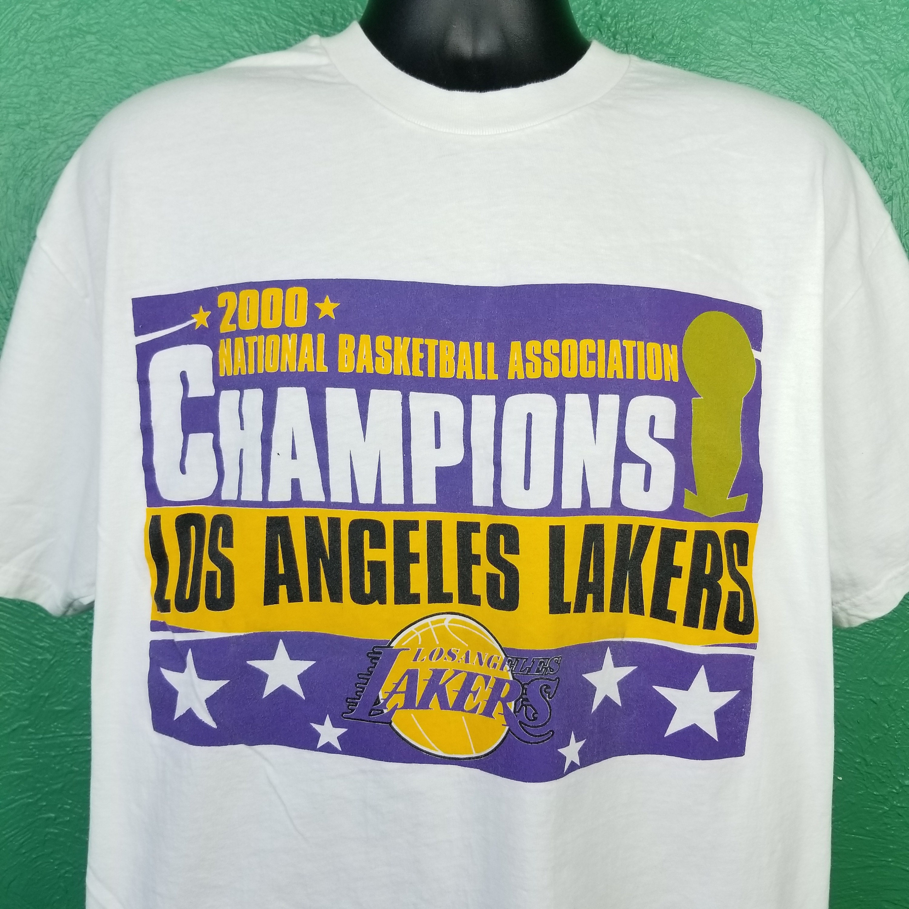 Vintage Los Angeles Lakers 2000 / 2001 NBA Champions Kobe / Shaq T Shirt  (Size XL) — Roots