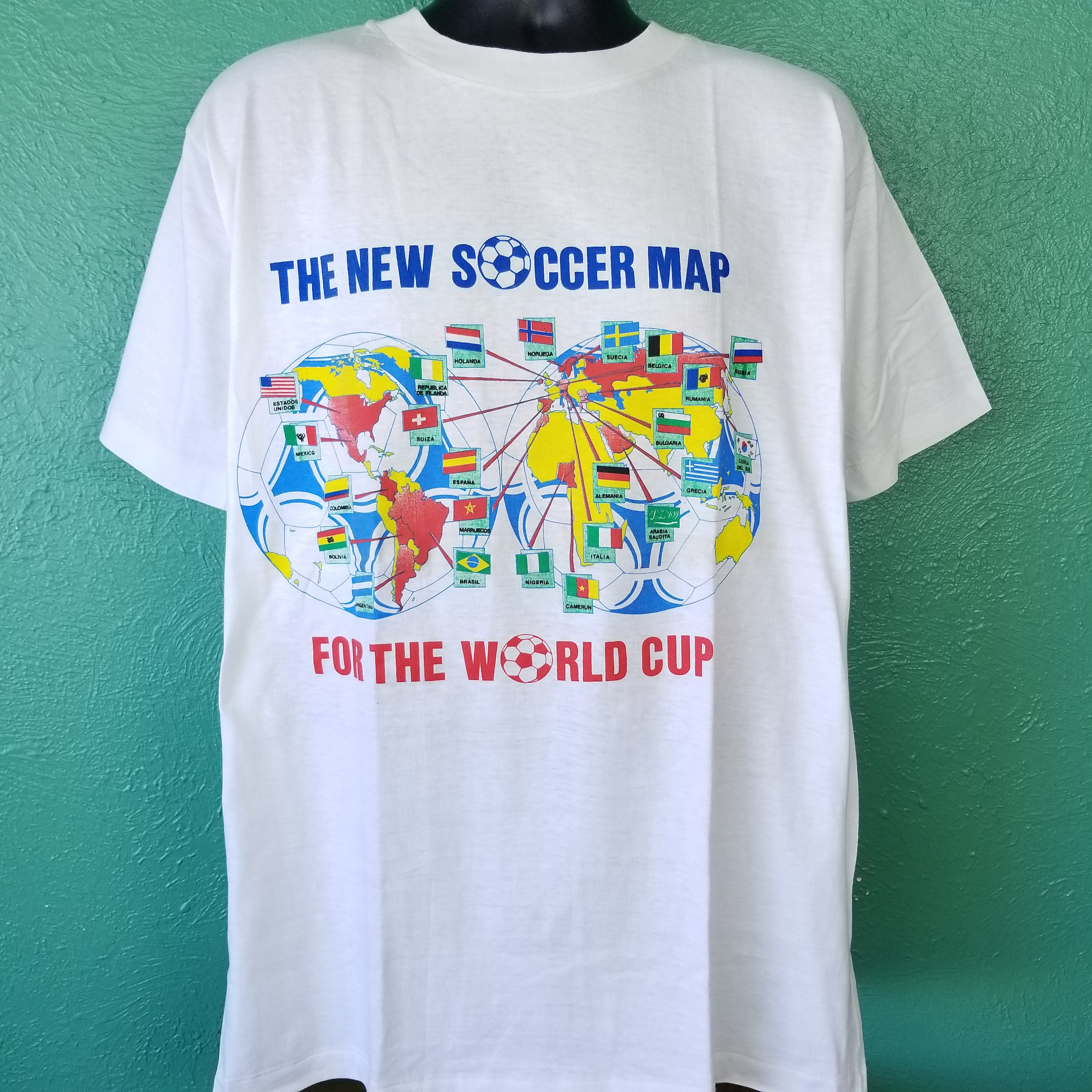 Vintage 1994 World Cup USA Looney Tunes Soccer Size Large T