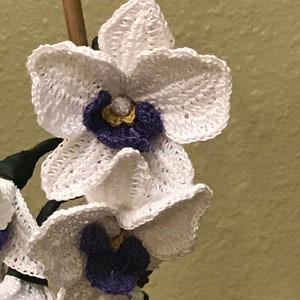 Beautiful 4 blossom crochet orchids