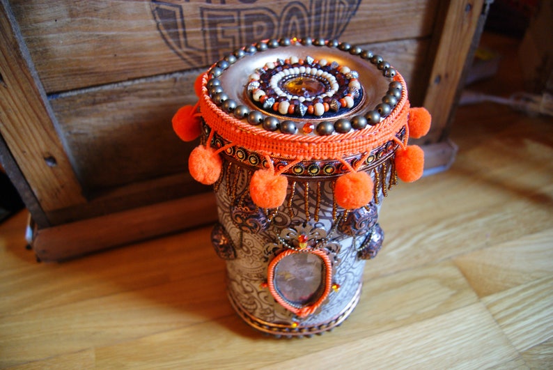 Boite orange Africaine